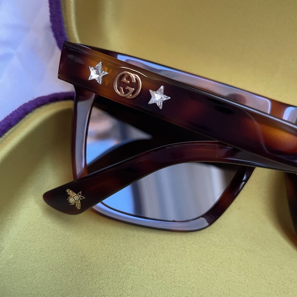 Gucci sunglasses 9/10